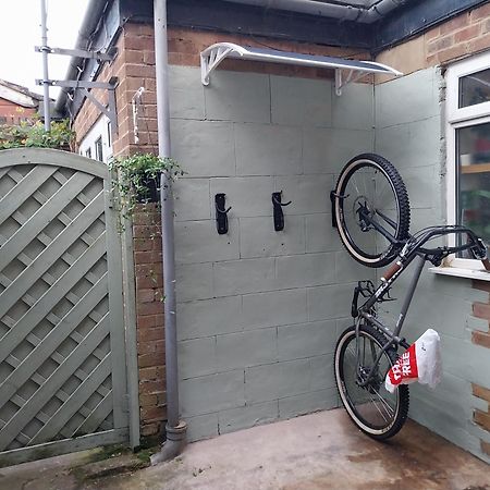 Sunset Guest House Hunstanton Esterno foto A bicycle shower
