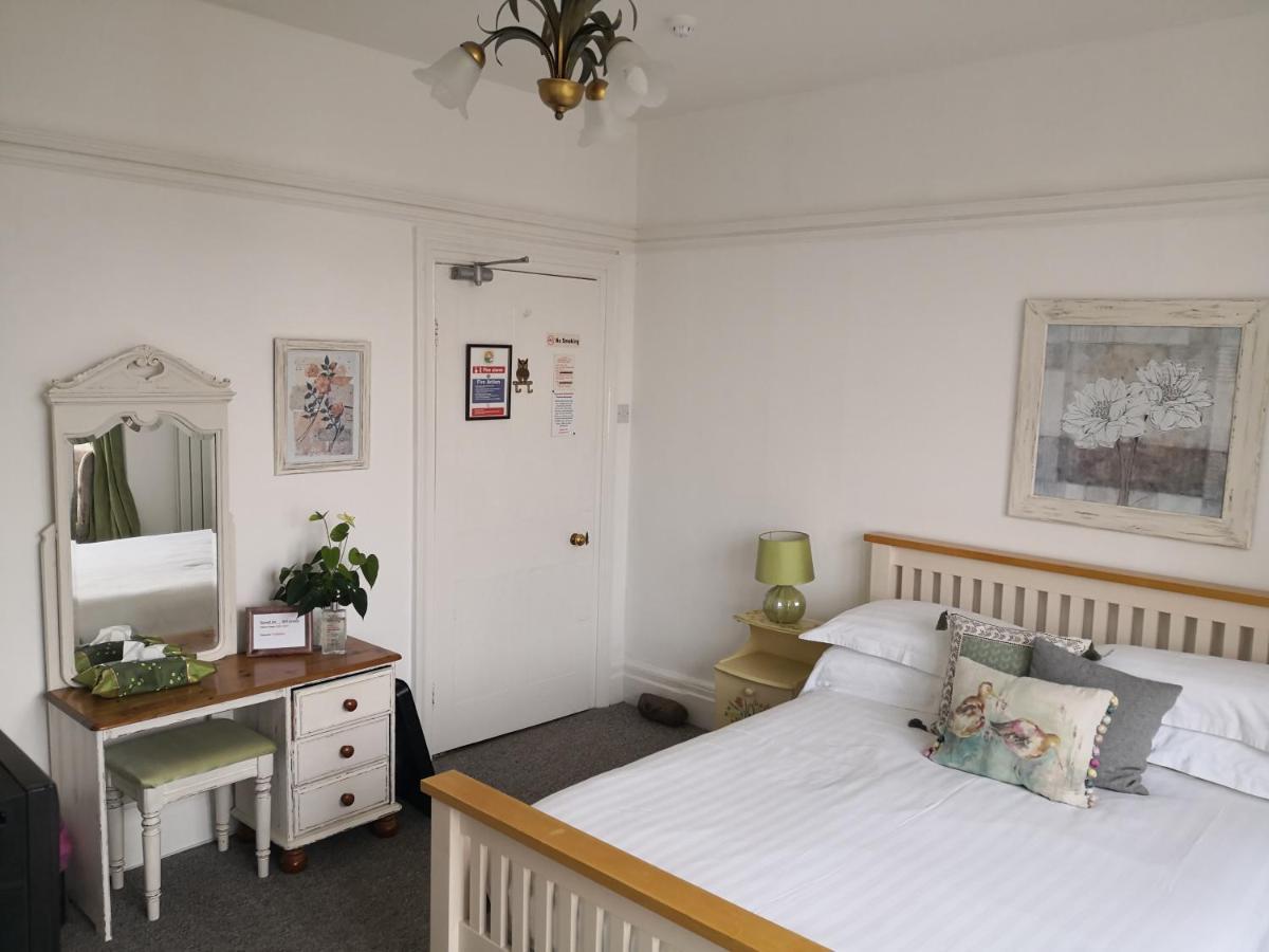 Sunset Guest House Hunstanton Esterno foto A bedroom at the hotel