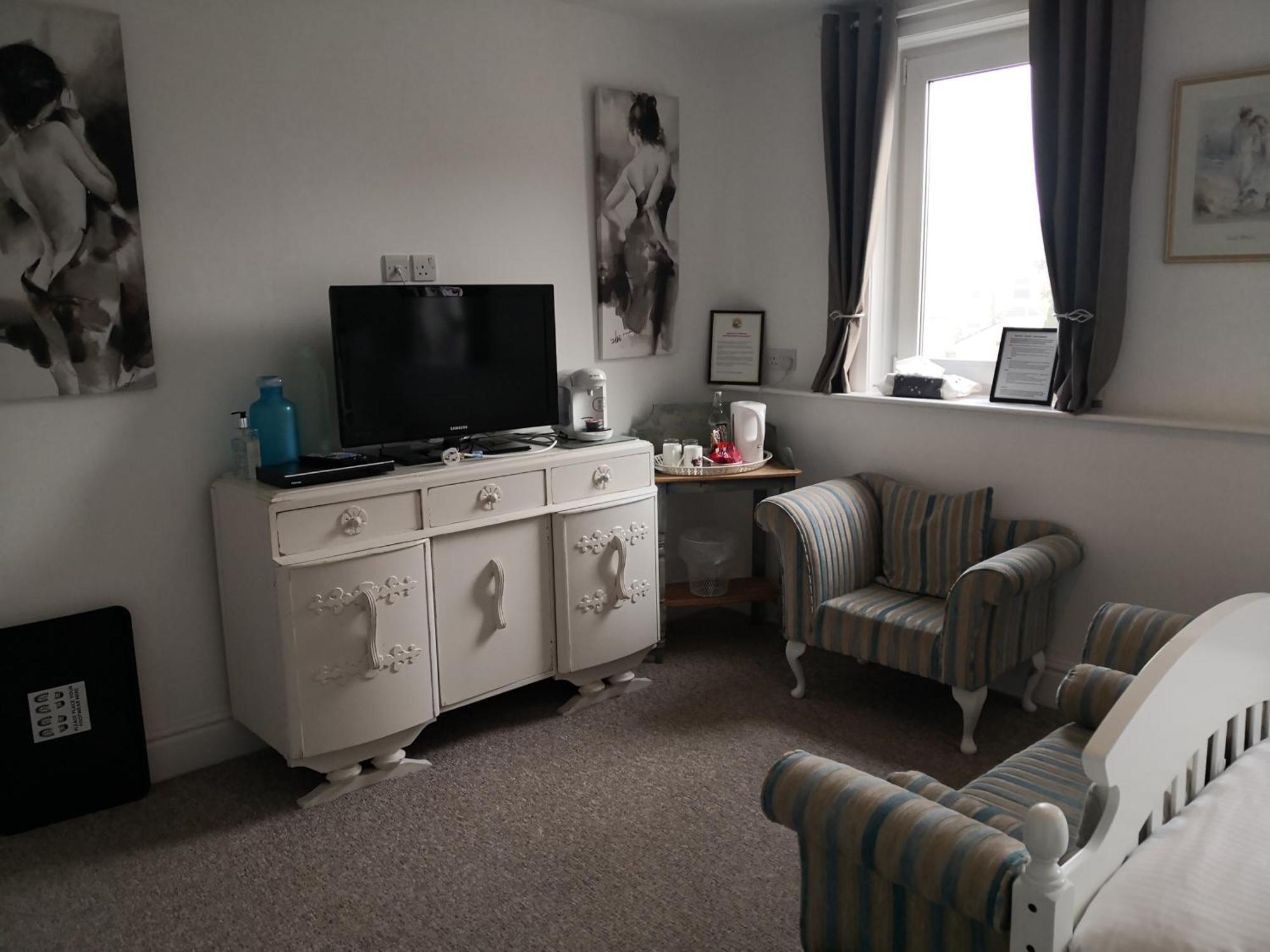 Sunset Guest House Hunstanton Esterno foto A typical bedroom at the hostel