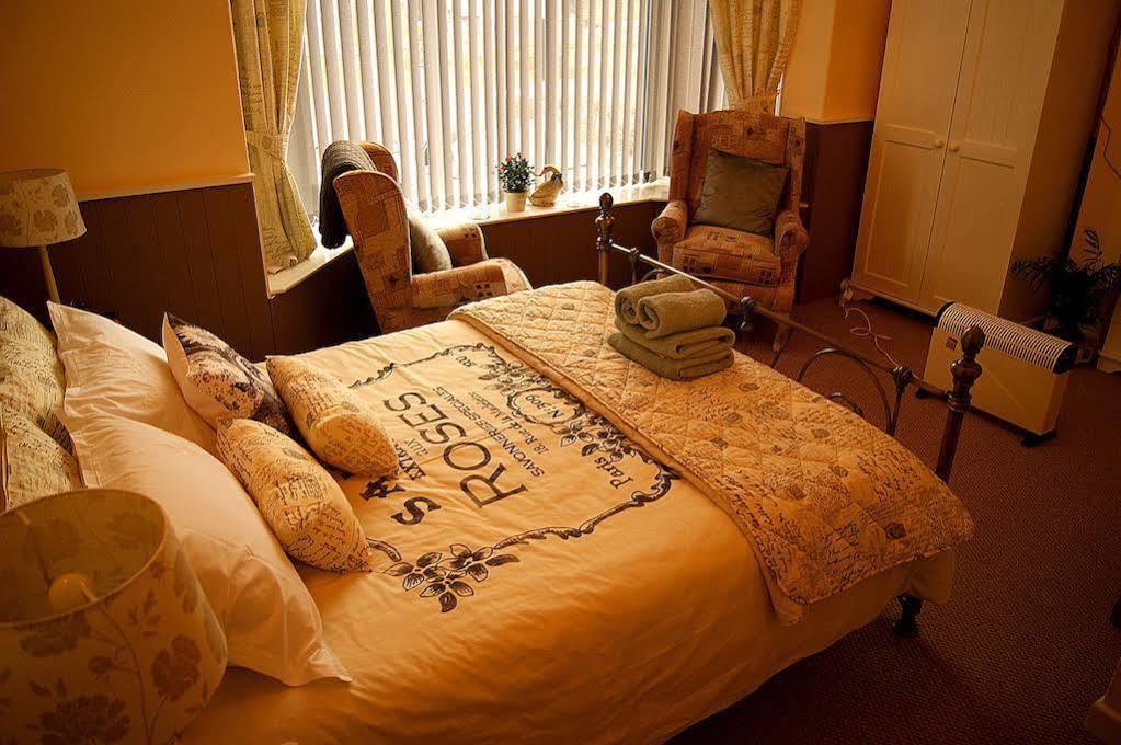 Sunset Guest House Hunstanton Esterno foto A bedroom at the care home