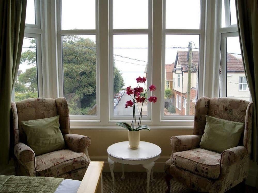 Sunset Guest House Hunstanton Esterno foto A window with double glazing